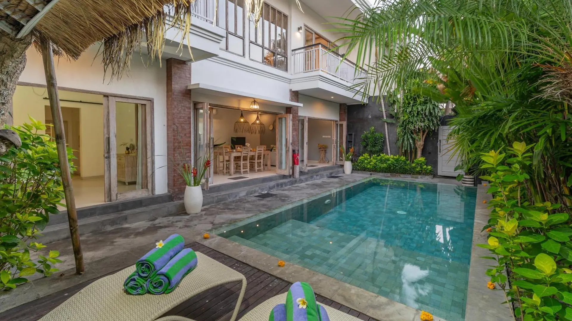 Stuning Private Villa Indah Seminyak