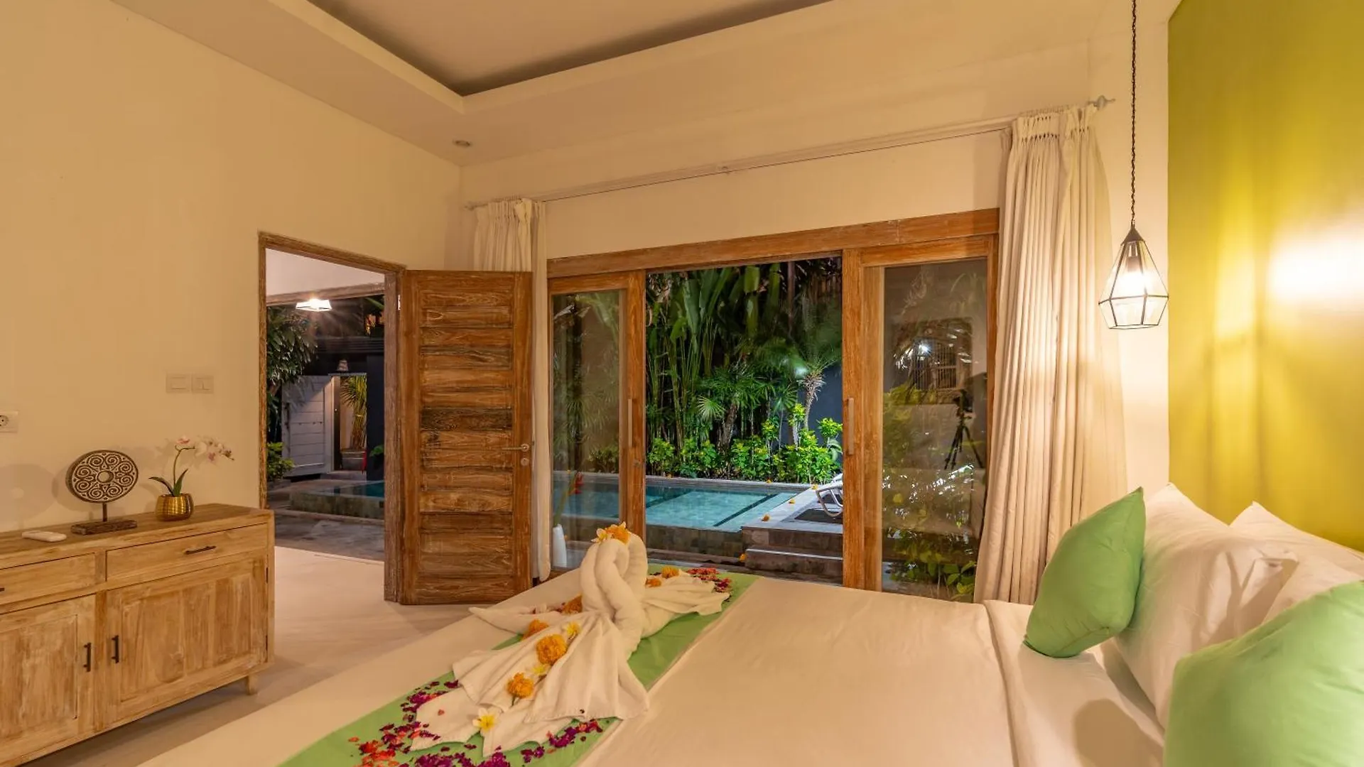 Stuning Private Villa Indah Seminyak Indonesia
