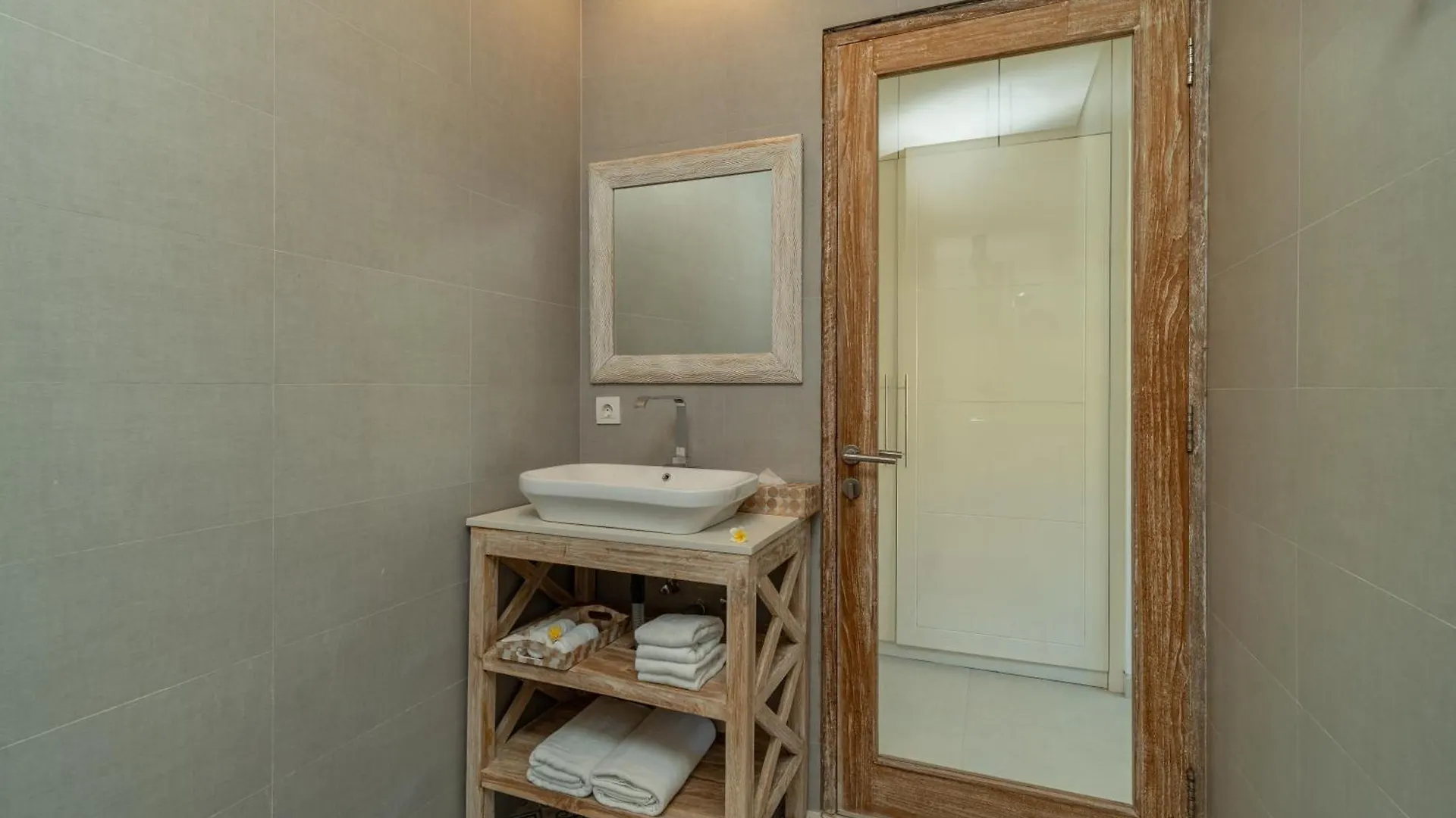 Stuning Private Villa Indah Seminyak
