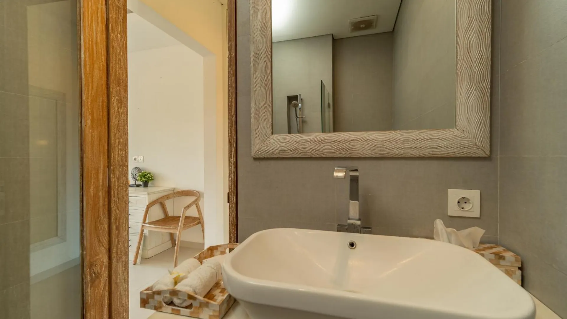 Stuning Private Villa Indah Seminyak Indonesia
